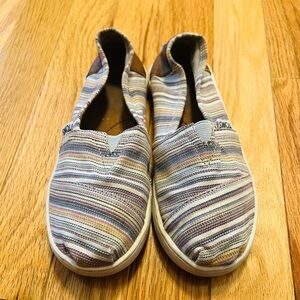 Size 13.5 Girls Toms